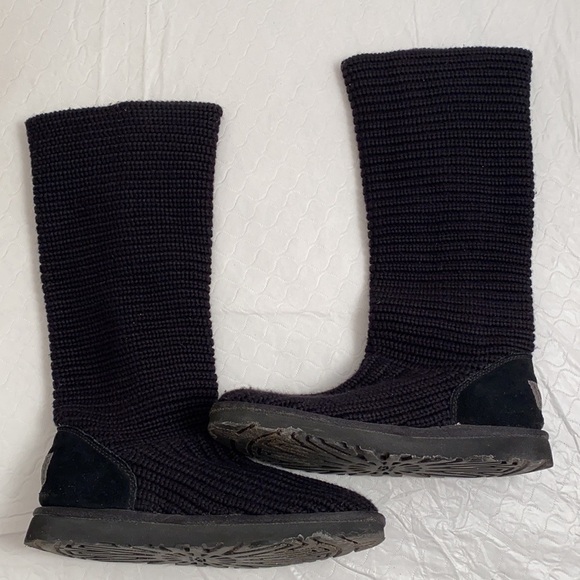 Ugg Classic Cardi knit sweater boots in black 8 - Picture 8 of 10